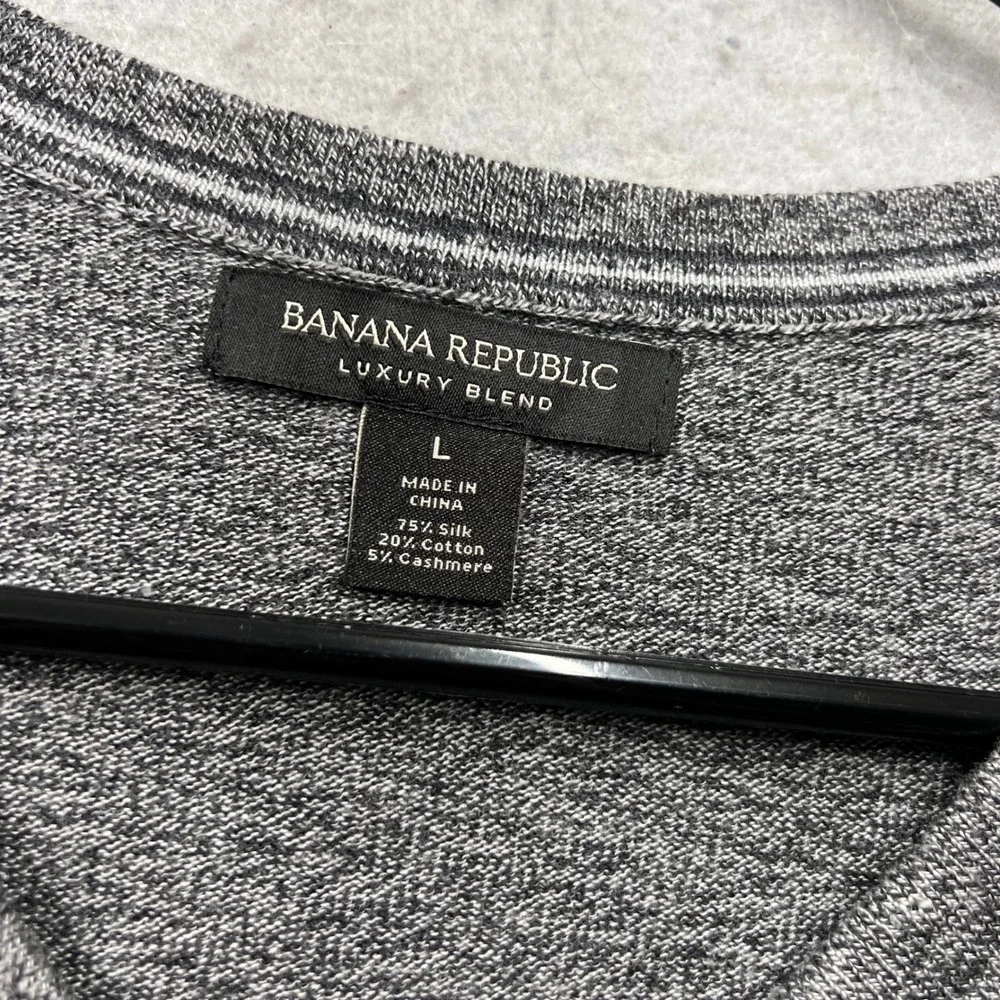 Banana Republic Mens Large Grey Silk Cashmere Cotton V-Neck Sweater Luxury Blend